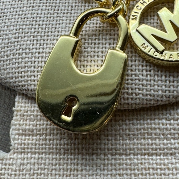 Michael Kors Pave Padlock Logo Chain Bracelet Goldtone Brass NWT - Picture 12 of 16